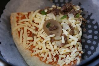 [푸딩팩토리] 10인치 씬피자 3종 택2_베샤멜 고르곤졸라/불고기/고르곤졸라 — 5점을 준 리뷰어가 2022년 5월 올린 사용 사진
