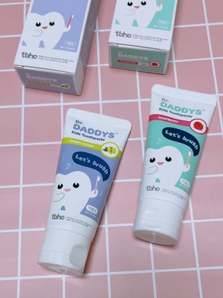 닥터데디스 안심저불소 키즈치약 (라즈베리, 청포도향 중 택 1) 60g +  여행용 미니 치약 15g — 5점을 준 리뷰어가 2022년 11월 올린 사용 사진