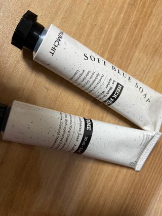 멈칫(MUMCHIT) 넥퍼퓸 NECKPERFUME 2가지 향 — 5점을 준 리뷰어가 2021년 12월 올린 사용 사진