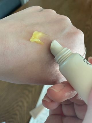 [후르디아] 올리브영 착한보습 비건 립버터 2종 — 5점을 준 리뷰어가 2023년 2월 올린 사용 사진