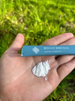 클린24시간 슬림앤유산균 1박스 (3.5g X 15포) — 5점을 준 리뷰어가 2022년 8월 올린 사용 사진