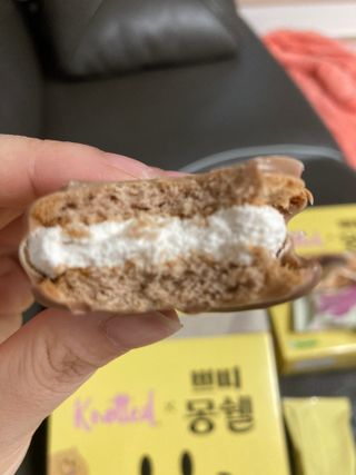 롯데제과 쁘띠몽쉘 마롱몽블랑 — 5점을 준 리뷰어가 2021년 10월 올린 사용 사진