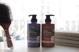 쿤달 [KUNDAL 공식] 프리미엄 헤어 케어 스페셜 세트 샴푸 500ml &amp; 트리트먼트 500ml — 5점을 준 리뷰어가 2021년 3월 올린 사용 사진