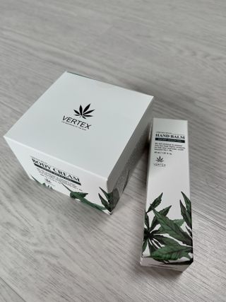버텍스넘버원 버텍스 넘버원 햄프씨드오일 핸드밤, 바디크림 — 5점을 준 리뷰어가 2022년 3월 올린 사용 사진