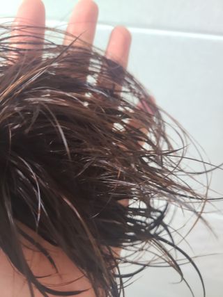 썸헤어 / SUMHAIR 썸헤어 실키 테라피 헤어 에센스 — 5점을 준 리뷰어가 2021년 6월 올린 사용 사진