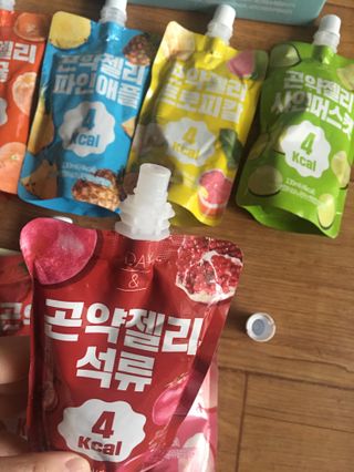 참앤들황토농원 10가지 맛, 입맛대로 스페셜하게~ 가볍게 한 포 땡! 곤약젤리 스페셜 패키지 130ml x 30포 — 4점을 준 리뷰어가 2022년 12월 올린 사용 사진