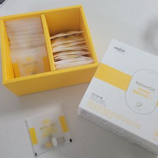 네이처셋 멀티비타민 종합비타민팩 1개월분 — 5점을 준 리뷰어가 2021년 6월 올린 사용 사진