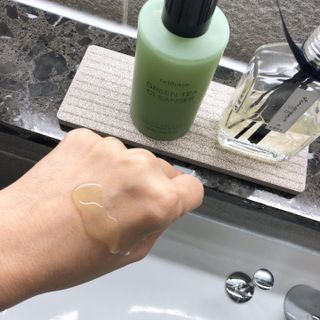 프리마인 메이크업과 들뜨는 각질까지 한방에 깐달걀로! 순하기까지한 셀베이스 그린티클렌저(200ml) — 4.5점을 준 리뷰어가 2023년 1월 올린 사용 사진