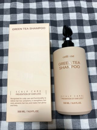 프리마인 더이상 뻣뻣하고 효과없는 탈모샴푸는 NO. 근본부터 케어하는 셀베이스 그린티샴푸(500ml) — 5점을 준 리뷰어가 2023년 4월 올린 사용 사진