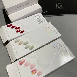 데싱디바 글레이즈 젤네일 포일 이펙트 네일_4종 중 택 1 — 5점을 준 리뷰어가 2021년 9월 올린 사용 사진