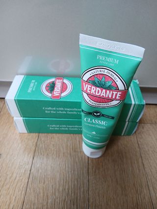 [구매평]베르단테 고불소 충치 치석케어 잇몸치약, 100ml, 3개 — 5점을 준 리뷰어가 2025년 6월 올린 사용 사진