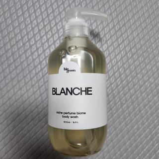 빅그린 니치 퍼퓸 바이옴바디워시 500ml(상탈, 블랙베리&베이, 블랑쉐 3종 중 택1) — 5점을 준 리뷰어가 2022년 7월 올린 사용 사진