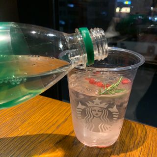 몽베스트 Montbest with Sparkling water Lime20병 — 4점을 준 리뷰어가 2021년 10월 올린 사용 사진