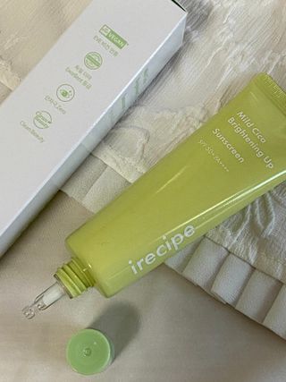 아이레시피 마일드시카 브라이트닝 업 선스크린 SPF50+ PA++++ — 5점을 준 리뷰어가 2023년 6월 올린 사용 사진