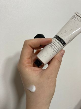 멈칫(MUMCHIT) 넥퍼퓸 NECKPERFUME 2가지 향 — 5점을 준 리뷰어가 2021년 12월 올린 사용 사진