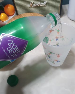몽베스트 Montbest with Sparkling water Plain 20병 — 5점을 준 리뷰어가 2021년 11월 올린 사용 사진