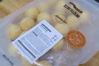 Dog&Ball 독앤볼 [Dog&Ball] 미니찹쌀볼도그 찹쌀치즈볼 — 5점을 준 리뷰어가 2021년 12월 올린 사용 사진
