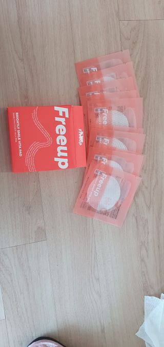 프리업 브라이틀리 스마일 비타 본품 + 휴대용키트 — 5점을 준 리뷰어가 2023년 6월 올린 사용 사진