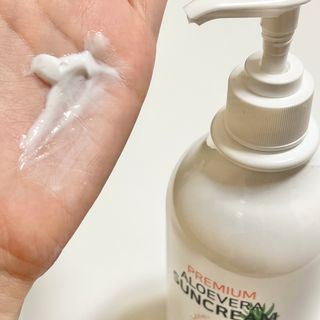 [닥터문] 프리미엄 알로에베라 선크림 500ml — 5점을 준 리뷰어가 2022년 6월 올린 사용 사진