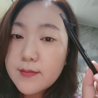 [MONDRAW] 몬드로우 POPBROW 크래용 아이브로우 색연필 타입 — 5점을 준 리뷰어가 2022년 4월 올린 사용 사진