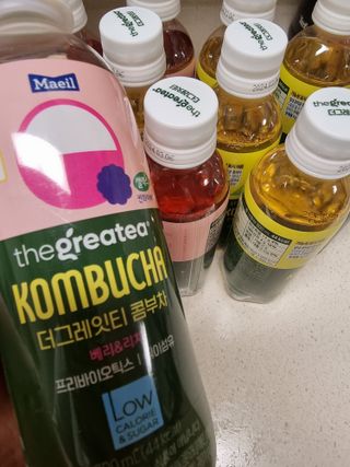 더그레잇티 콤부차 [매일유업] 더그레잇티 44kcal 콤부차 300ml *12개입 (오리지널 6개+베리리치 6개) — 5점을 준 리뷰어가 2023년 7월 올린 사용 사진