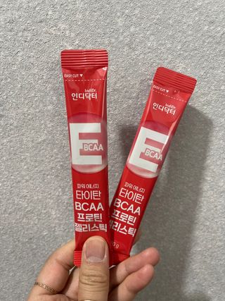 [인디닥터] 타이탄 BCAA 프로틴 젤리스틱 — 4점을 준 리뷰어가 2022년 5월 올린 사용 사진