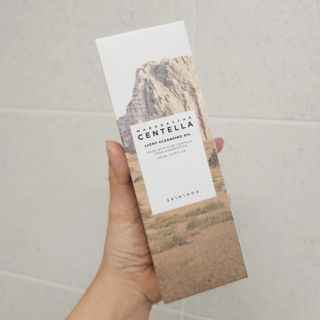 스킨1004 [SKIN1004] 마다가스카르 센텔라 라이트 클렌징 오일 200ml — 5점을 준 리뷰어가 2024년 7월 올린 사용 사진