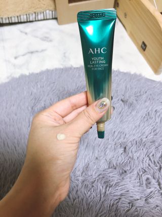 [NEW 탄력유턴 아이크림] AHC 유스 래스팅 리얼 아이크림 포 페이스 — 4.5점을 준 리뷰어가 2021년 3월 올린 사용 사진