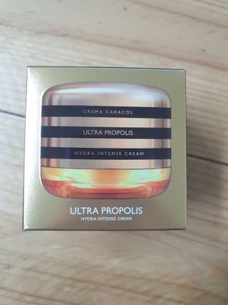 자민경 크레마카라콜 울트라 프로폴리스 하이드라 인텐스 크림 50ml — 5점을 준 리뷰어가 2021년 1월 올린 사용 사진