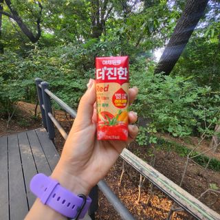 [롯데칠성] 야채듬뿍 더'진한 [롯데칠성] 야채는 이제 COLORFULL! 야채듬뿍  더 진한 레드 4개 +퍼플 4개 (총 8개) — 4점을 준 리뷰어가 2023년 6월 올린 사용 사진