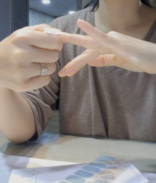 데싱디바 글레이즈 젤네일 시리얼 네일_4종 중 택 1 — 5점을 준 리뷰어가 2021년 9월 올린 사용 사진