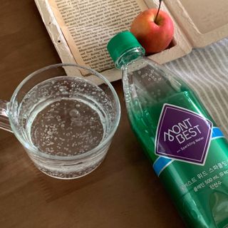 몽베스트 Montbest with Sparkling water Plain 20병 — 5점을 준 리뷰어가 2022년 10월 올린 사용 사진
