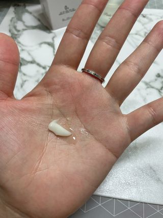 브에노 파리퀸 윌 페이스 오일 — 4.5점을 준 리뷰어가 2021년 7월 올린 사용 사진