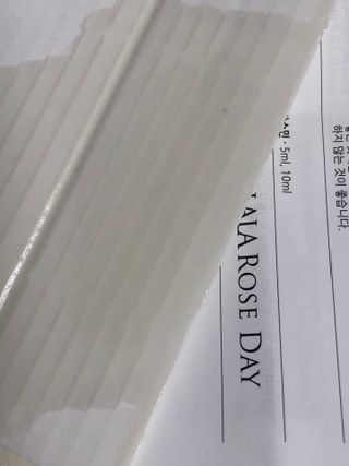 라라로즈데이 시즌2 천연 아로마오일 Y존 케어 속옷향수 이너퍼퓸 5ml  여성의 자존감을 UP시키자 — 5점을 준 리뷰어가 2021년 9월 올린 사용 사진