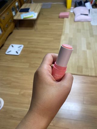 스킨큐어 바람의섬  동백 안티 링클 멀티밤 — 5점을 준 리뷰어가 2022년 10월 올린 사용 사진
