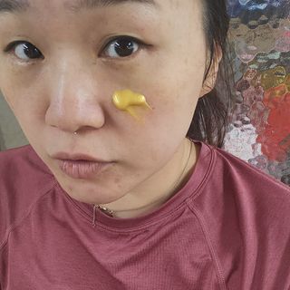 스킨클로저 바르바 프리미엄 골드리프팅팩 바르바 골드리프팅팩 — 5점을 준 리뷰어가 2022년 10월 올린 사용 사진