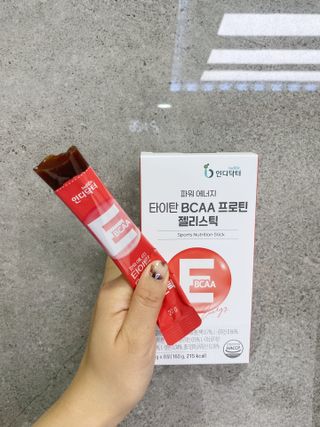 [인디닥터] 타이탄 BCAA 프로틴 젤리스틱 — 3.5점을 준 리뷰어가 2022년 4월 올린 사용 사진