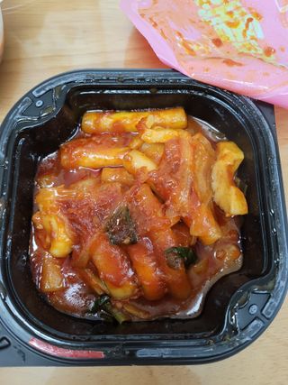 한성기업 무볼레 닭떡볶이+해물떡볶이 2종 세트 — 5점을 준 리뷰어가 2021년 10월 올린 사용 사진