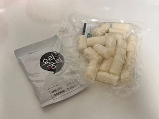나우  [요리궁리] B타입 ( 매콤, 치즈, 매콤까르보 ) 꽃떡볶이 6개입 세트 — 5점을 준 리뷰어가 2025년 3월 올린 사용 사진