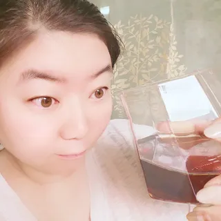 디오르 버닝레드 — 5점을 준 리뷰어가 2022년 2월 올린 사용 사진