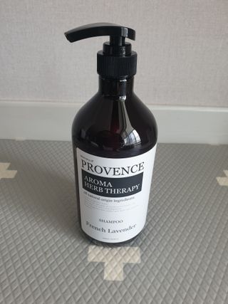프로방스 프렌치 라벤더 샴푸 1,000ml — 5점을 준 리뷰어가 2021년 5월 올린 사용 사진