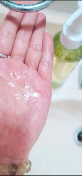 스킨큐어 산다화 순한 클렌징 동백 오일 200ml — 5점을 준 리뷰어가 2023년 8월 올린 사용 사진