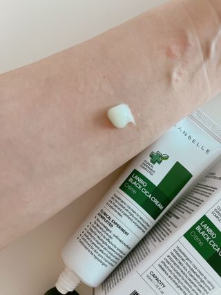 랑벨 랑바이오 블랙 시카 크림 50ml(블랙비 프로폴리스, 시카 4종, 판테놀 10 함유) — 5점을 준 리뷰어가 2022년 6월 올린 사용 사진