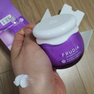 [후르디아] 72시간 블루베리 속살 수분크림 — 5점을 준 리뷰어가 2021년 5월 올린 사용 사진
