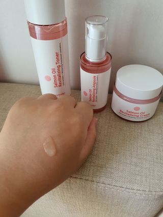 아이앤립 / EYENLIP 아이앤립 연어오일 리바이탈라이징 토너+앰플+크림 3종 세트 — 4.5점을 준 리뷰어가 2021년 6월 올린 사용 사진