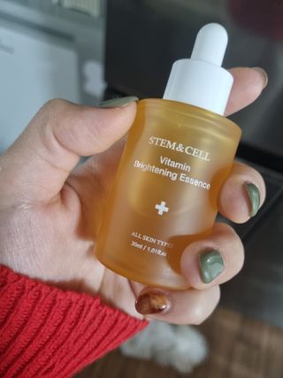 체르엠 스템앤셀 비타민 브라이트닝 에센스 30ml 1개 — 4점을 준 리뷰어가 2021년 10월 올린 사용 사진