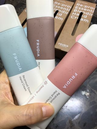[후르디아] 끈적임 없는 착한성분 비건  핸드크림 3종 — 5점을 준 리뷰어가 2021년 1월 올린 사용 사진