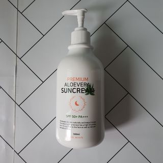 [닥터문] 프리미엄 알로에베라 선크림 500ml — 4점을 준 리뷰어가 2022년 7월 올린 사용 사진