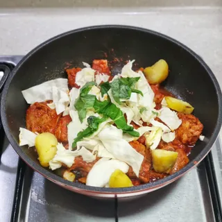 (주)마니커 마니커 춘천식 닭갈비 [냉동 500g] — 5점을 준 리뷰어가 2022년 11월 올린 사용 사진