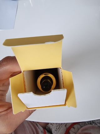 스킨큐어 산다화 비타민c 화이트닝 에센스 30ml — 5점을 준 리뷰어가 2022년 3월 올린 사용 사진